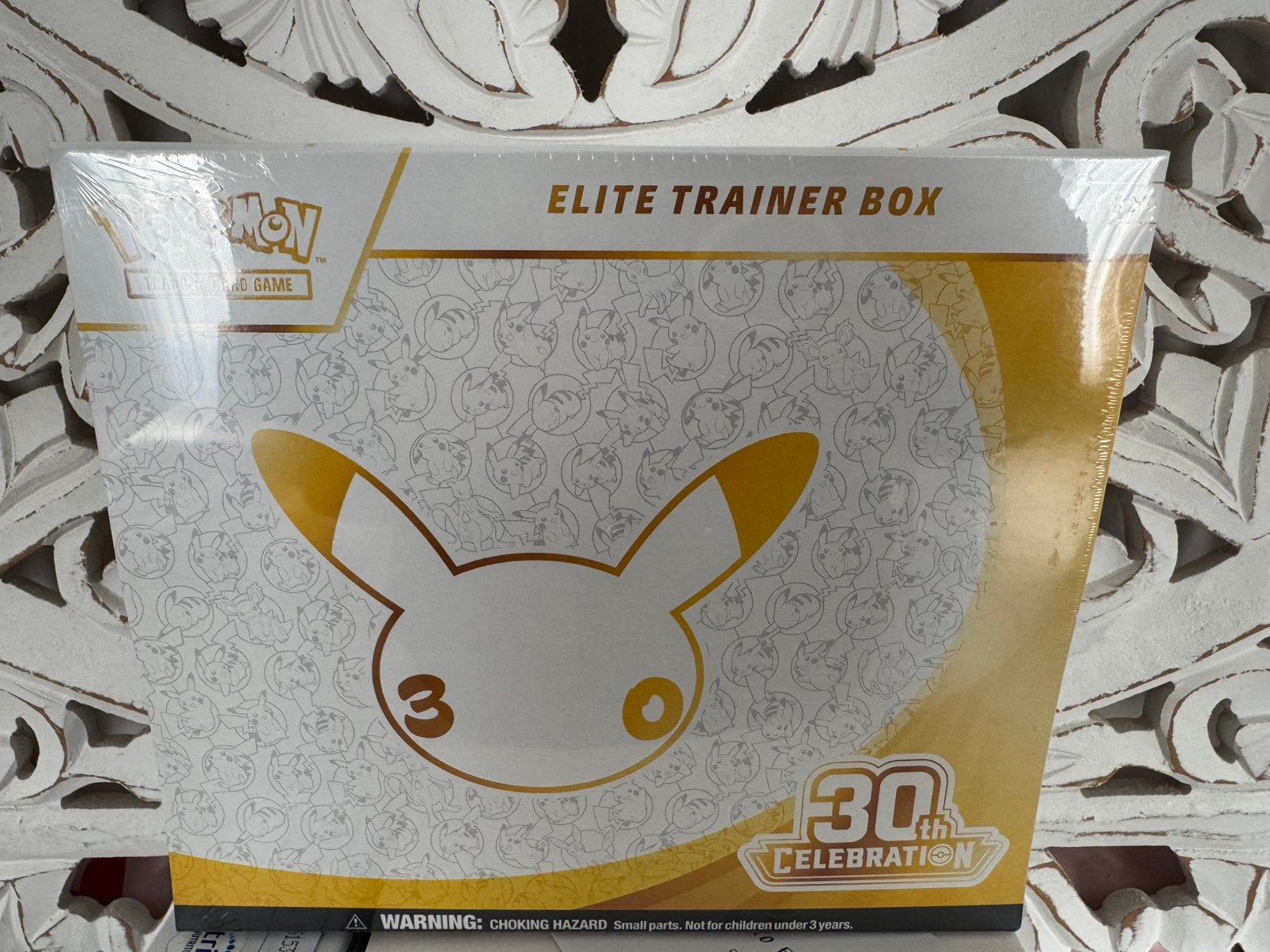 Pokemon 30th celebration elite trainer box, Hobby en Vrije tijd, Ophalen, Nieuw