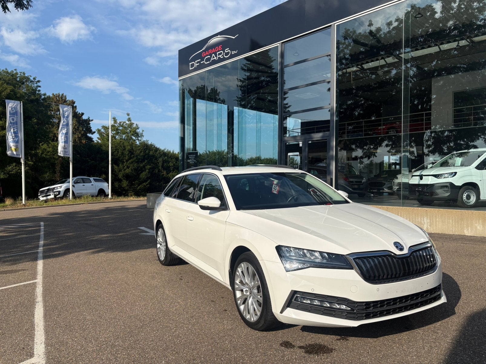 Skoda SUBERB PLUG IN HYBRID met garantie, Auto's, Dealer onderhouden, Stof, Euro 6, 4 cilinders