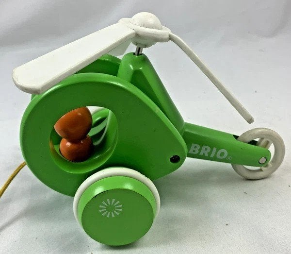 Jouet de remorquage d'hélicoptère BRIO en bois vert 30195, Enfants & Bébés, Jouets | Jouets en bois, Envoi, Comme neuf, Jouet à Pousser ou Tirer