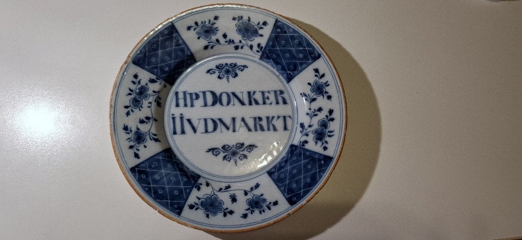 Blauw-wit Delfts bord 18e eeuw met inscriptie, Antiek en Kunst, Verzenden