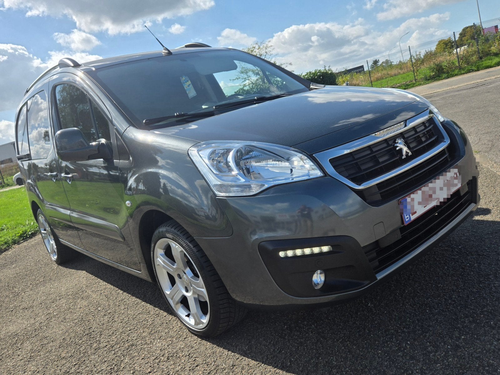 Peugeot partner 1.6hdi 120cv BV6 3places, Euro 6, 3 places, Autres couleurs, Noir