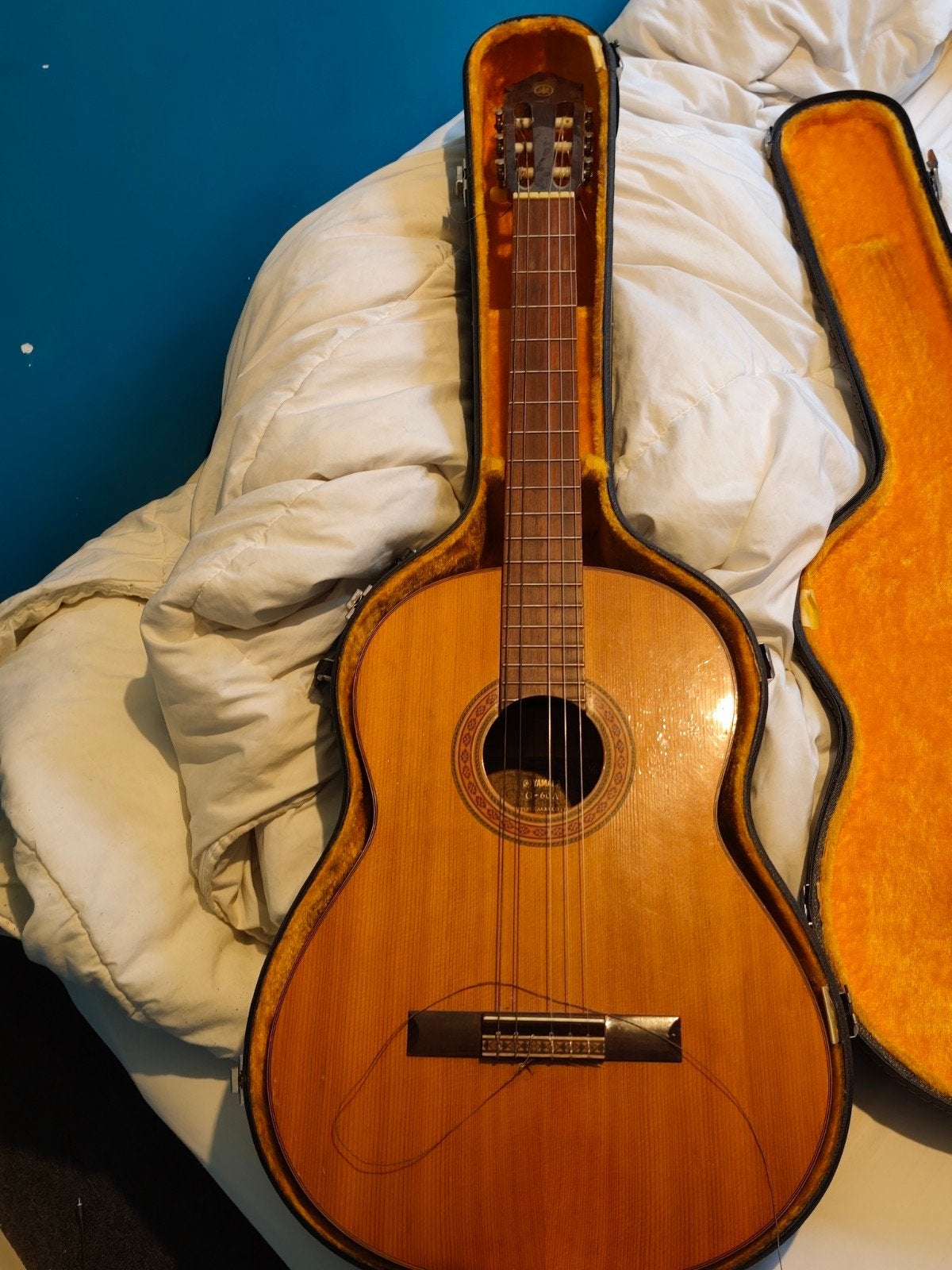 gitaar yamaha G 60 A, Enlèvement, Utilisé, Guitare classique ou espagnole, Avec valise