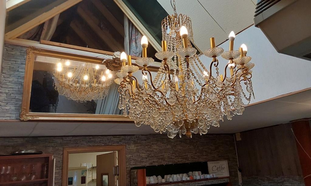 Grand lustre en métal doré (diamètre  1m05) / (hauteur 1m), Enlèvement, Verre