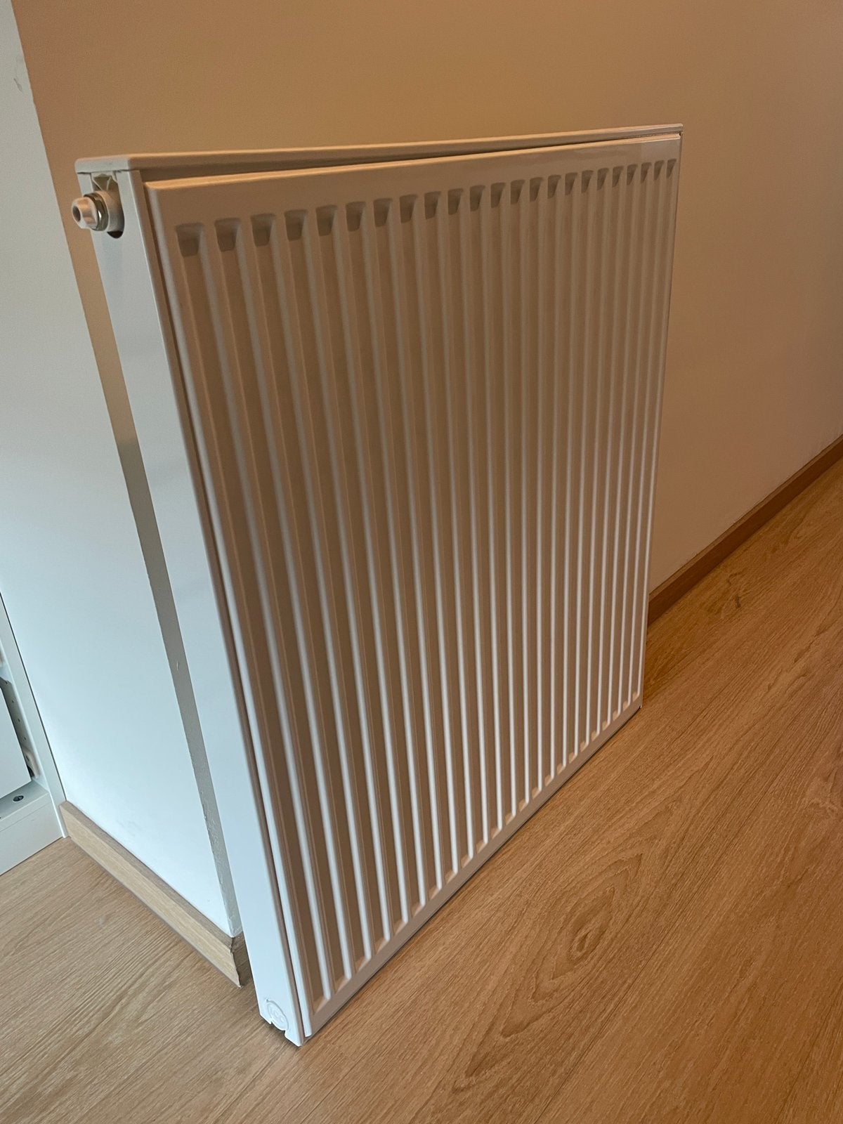 Radiator B80xH90 Henrad, Ophalen, Zo goed als nieuw, Radiator