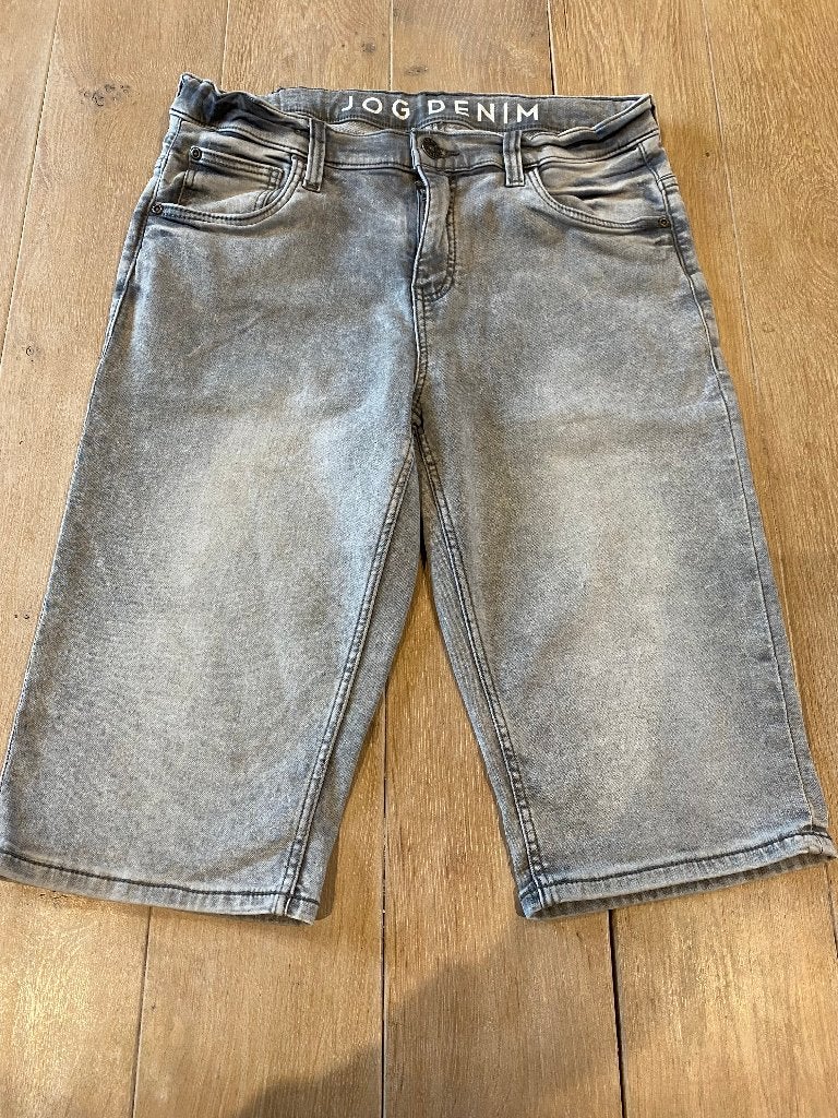 grijze short maat 182, Ophalen of Verzenden, Jongen