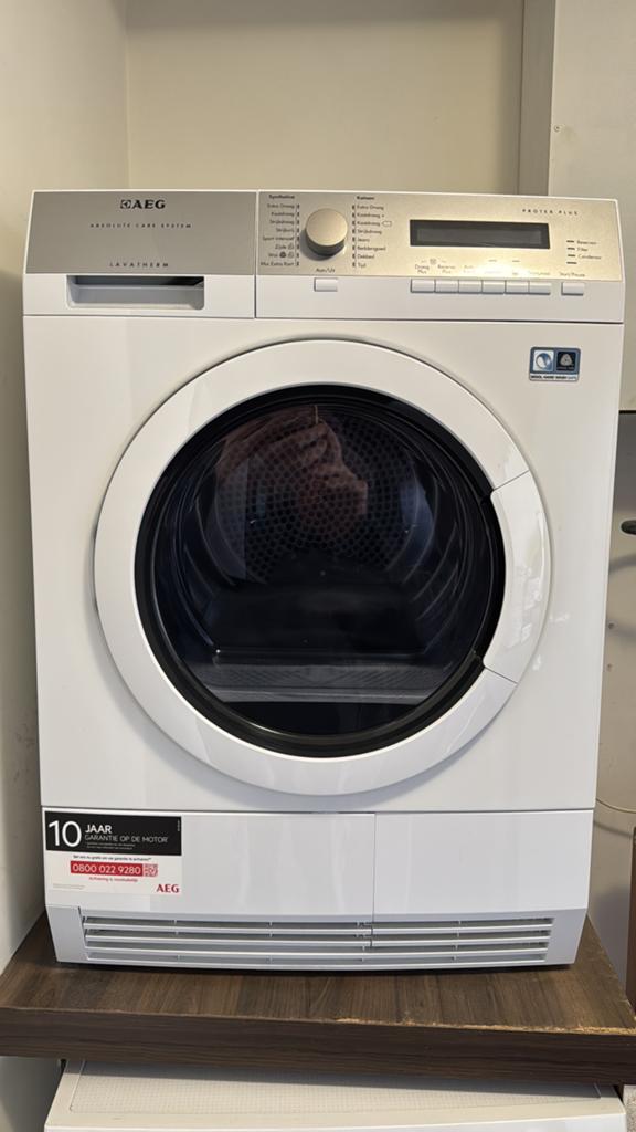 Droogkast AEG, Ophalen, 8 tot 10 kg, Zo goed als nieuw, Voorlader