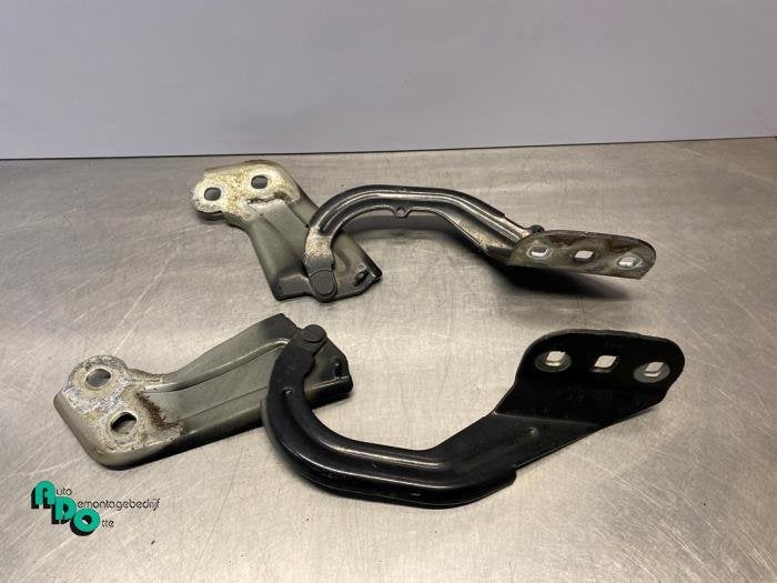 Charnière capot d'un Ford Focus (Focus 11-), -, 3 mois de garantie, -, -
