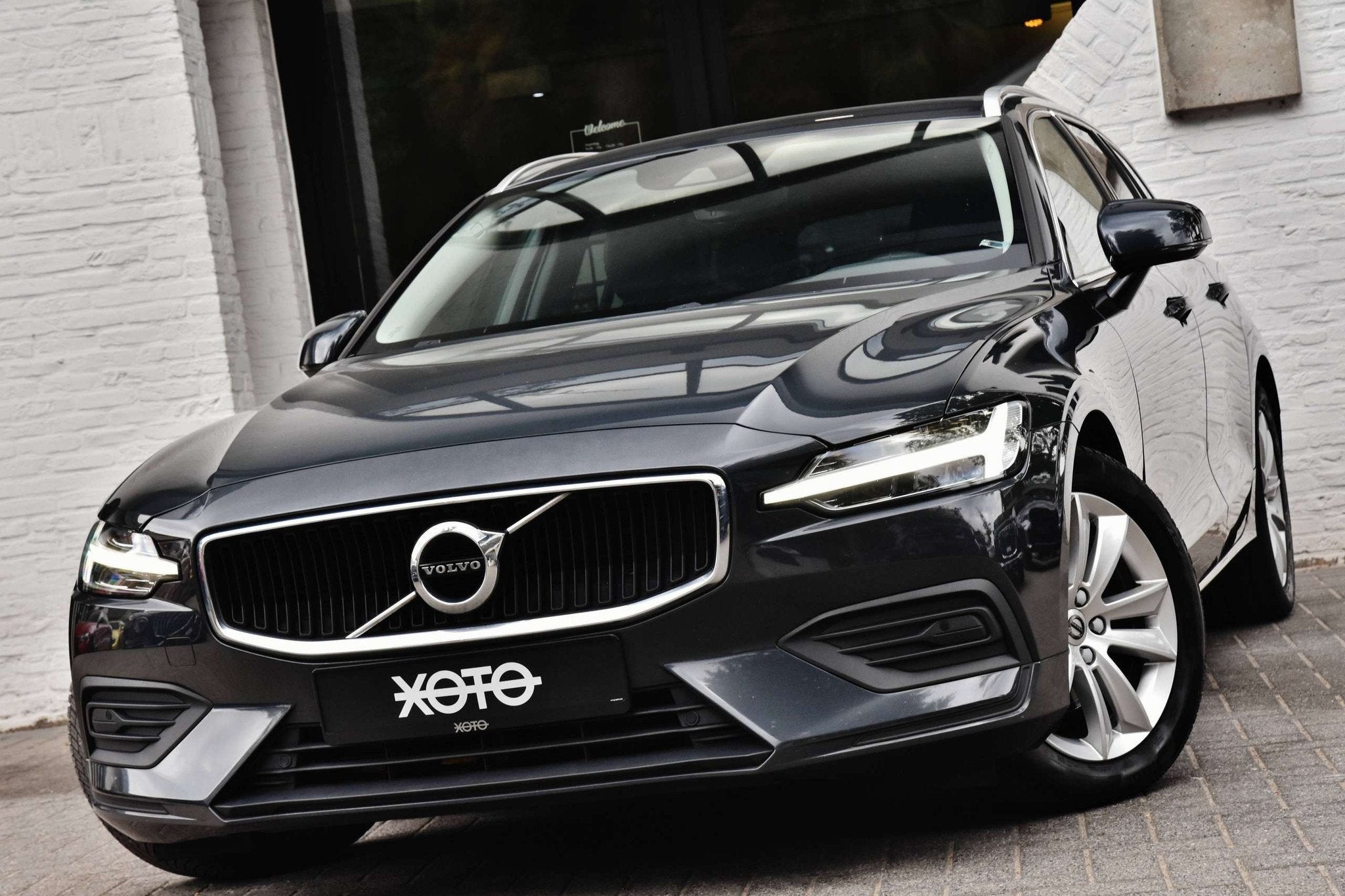 Volvo V60 2.0 D3 MOMENTUM PRO (bj 2019), Auto's, Volvo, Voorwielaandrijving, Gebruikt, 1969 cc, Leder