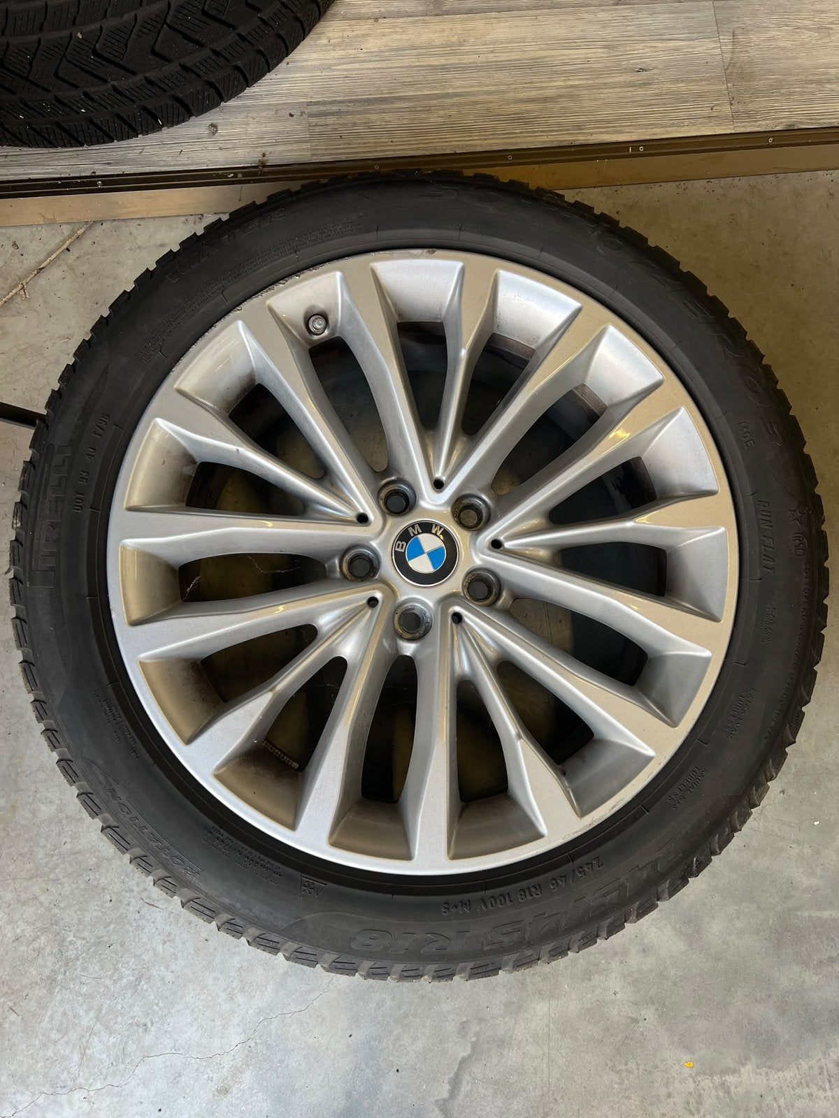 Kit hiver BMW Série 5/i4 G30/G31 (original), Autos : Pièces & Accessoires, Pneus et Jantes, Véhicule de tourisme, 18 pouces, Enlèvement