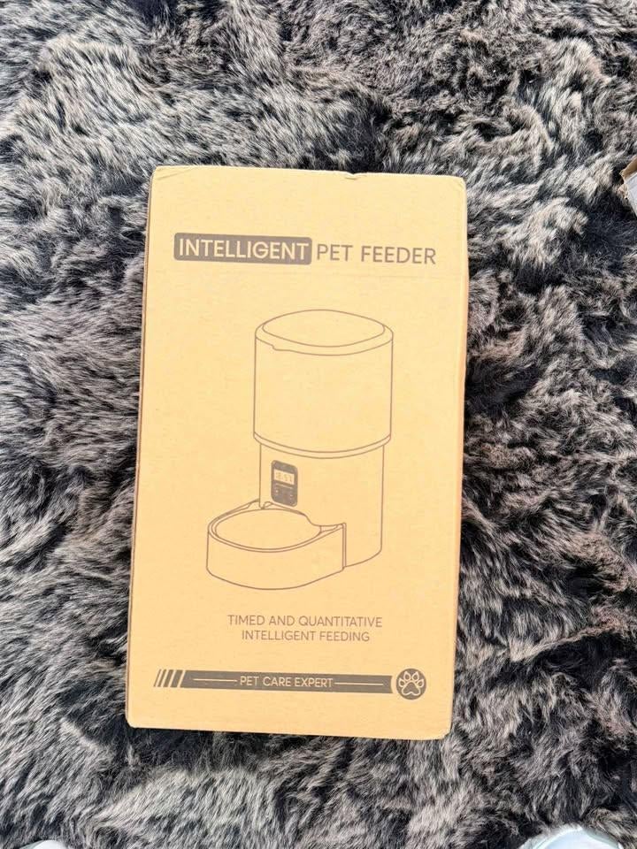 INTELLIGENT PET FEEDER TIMED, Dieren en Toebehoren, Ophalen