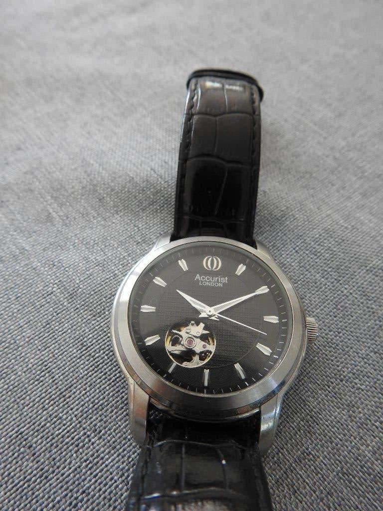 Accurist London Automatic, Ophalen