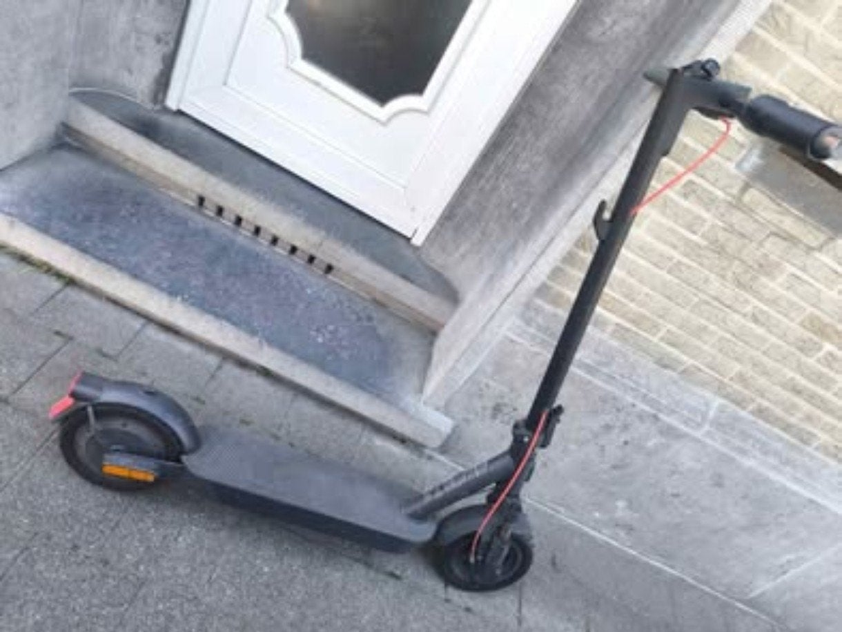 Xiaomi Electric Scooter 5 EU met lader, Fietsen en Brommers, Ophalen