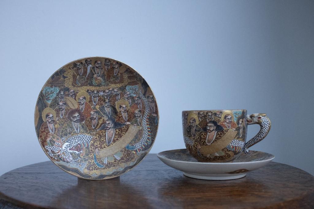 Satsuma Tasses à thé japonaises Meiji + soucoupes, Enlèvement ou Envoi