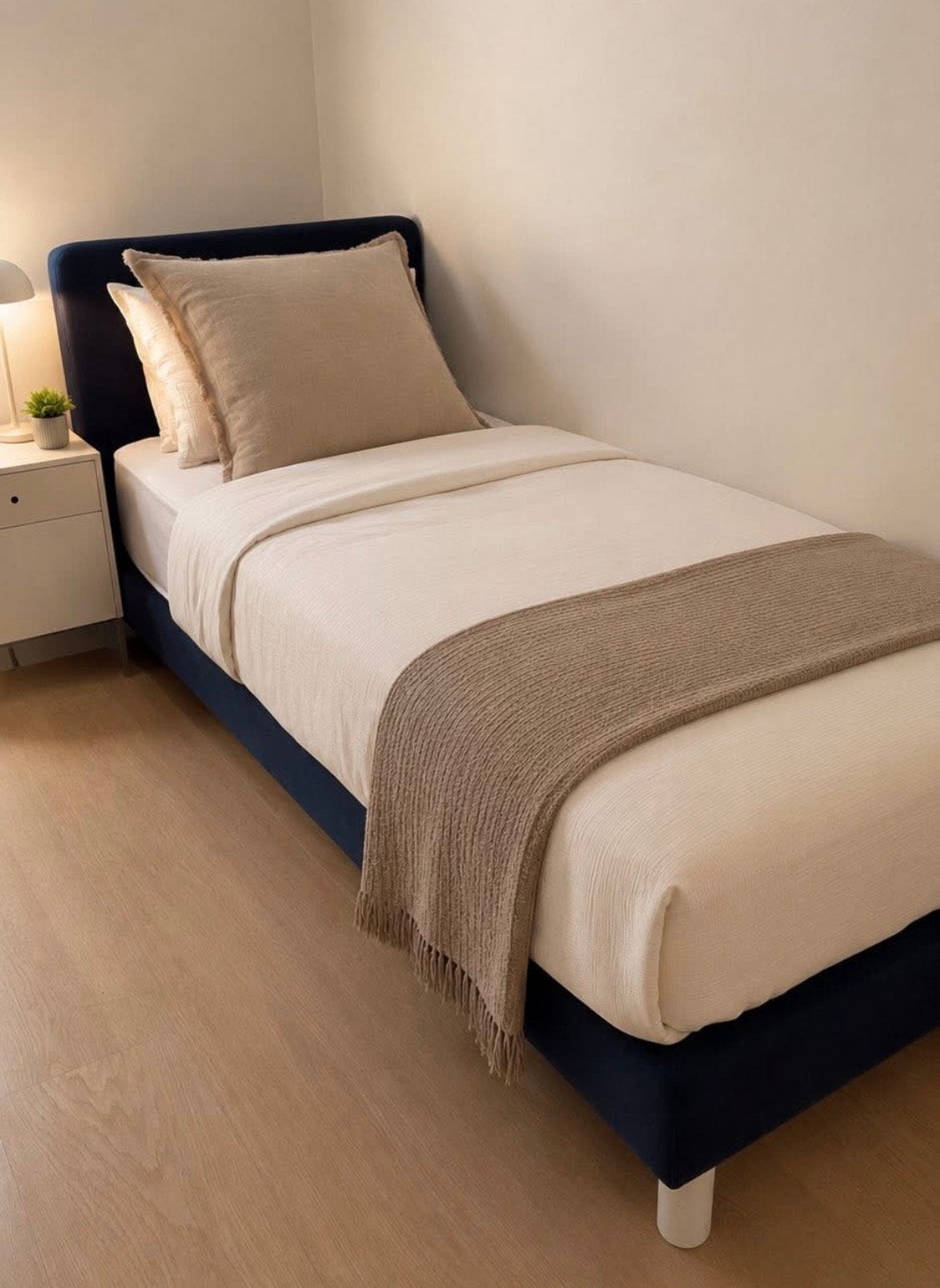 1 persoonsbed met blauwe achterwand en matras, Maison & Meubles, Enlèvement, Comme neuf, 200 cm