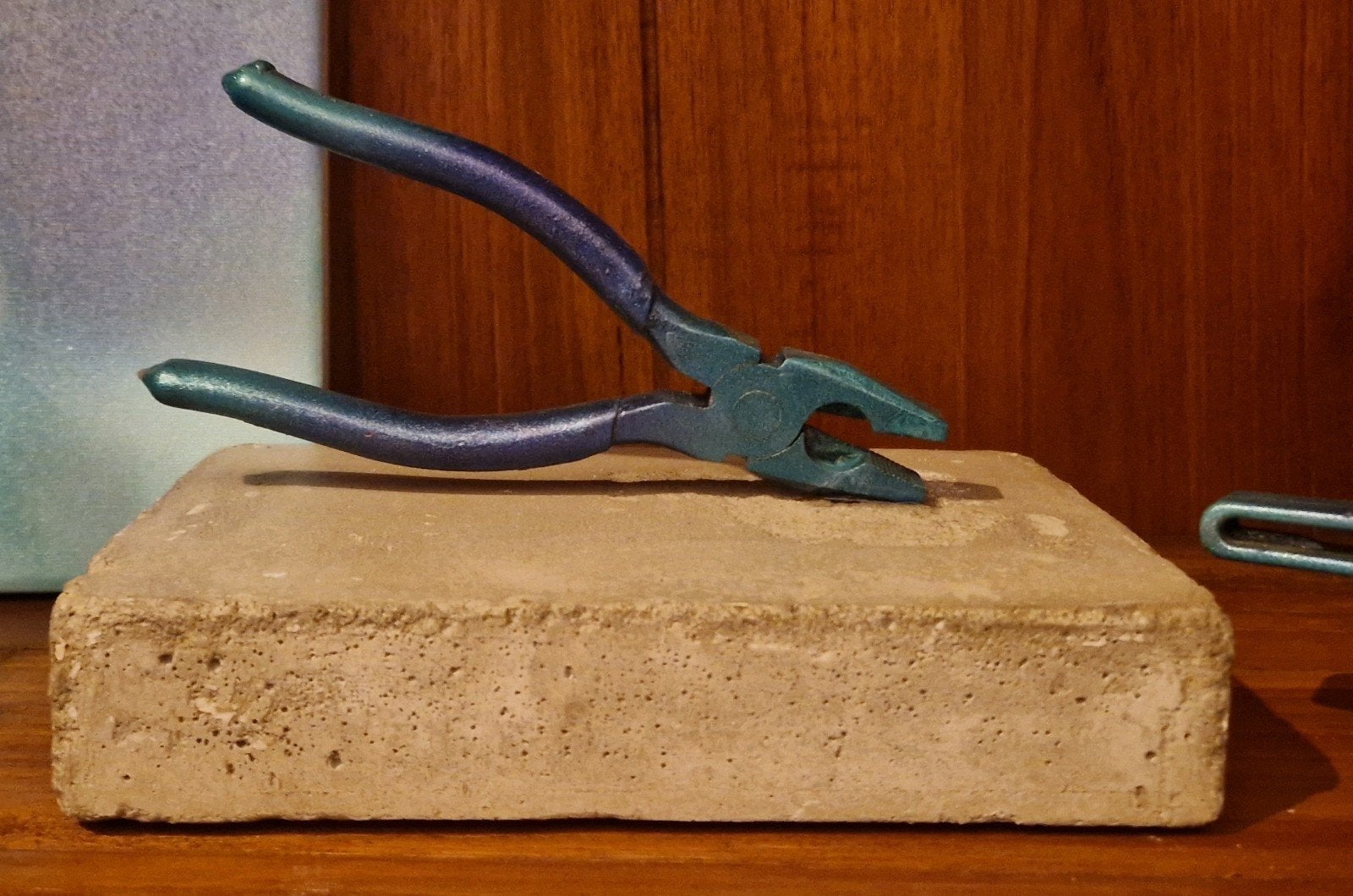 moderne kunstobjecten futuristische hamer en tang, Antiek en Kunst, Ophalen