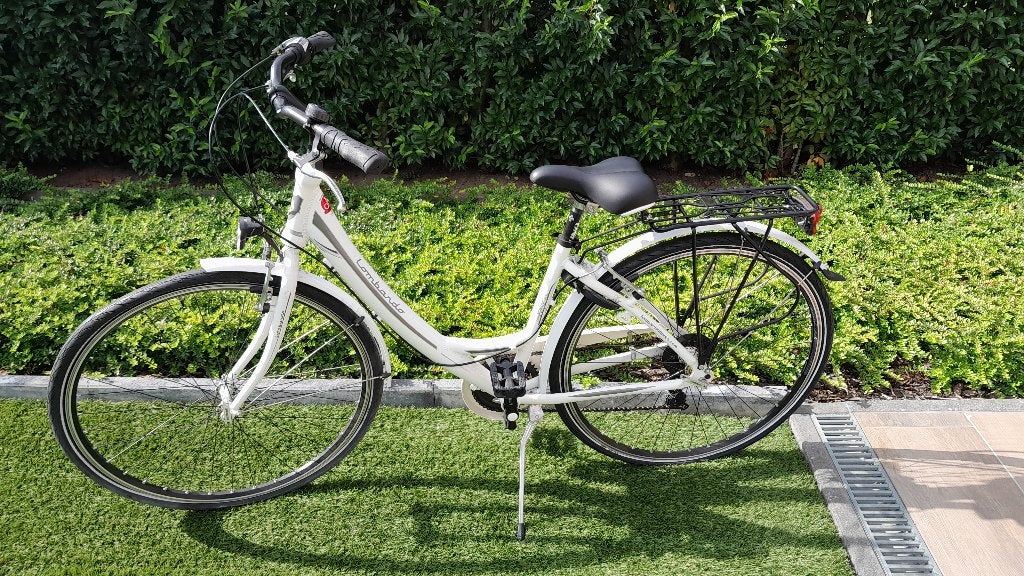 Damesfiets Lombardo, Fietsen en Brommers, Fietsen | Dames | Damesfietsen, Zo goed als nieuw, Overige merken, (Extra) lage instap