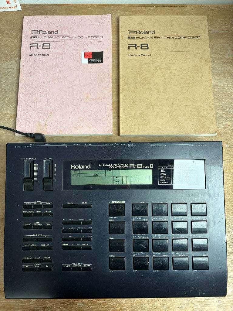 Roland R-8 MKII | Drumcomputer/Boîte à rythmes/Drum Machine, Musique & Instruments, Enlèvement, Utilisé, Roland