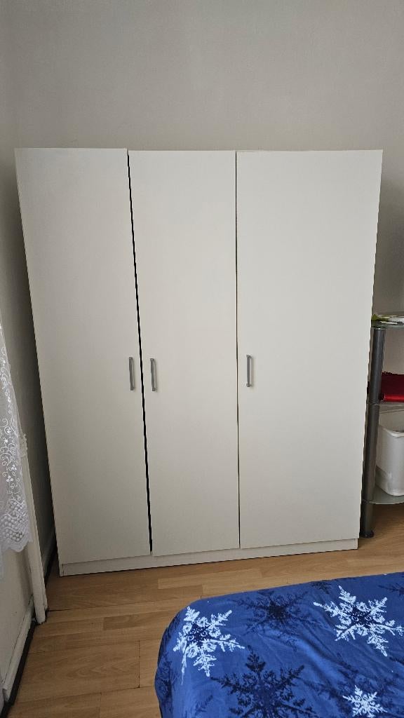 Armoire blanche avec 3 portes, Comme neuf, 100 à 150 cm, Avec espace de penderie, 50 à 75 cm