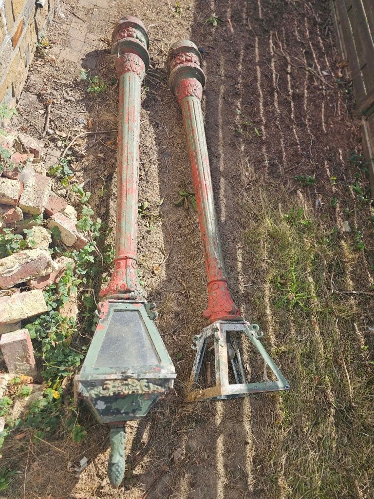 Paar gietijzeren lantaarns uit de straten van Parijs, Antiek en Kunst, Ophalen