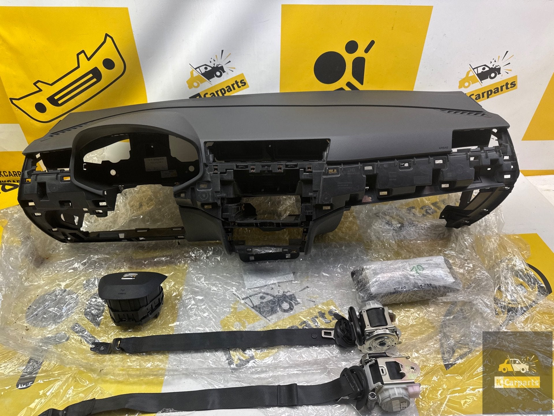 Dashboard set Seat Ibiza 6F Compleet Airbag set 6F1857255G, Gebruikt, Autovia A-2, Km 585 585
08760  Martorell, ES, SEAT S.A.