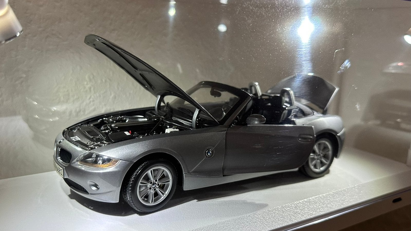 Kyosho 1:18 BMW Z4 E85 Dealer Edition Sterling grey, Enlèvement ou Envoi, Kyosho