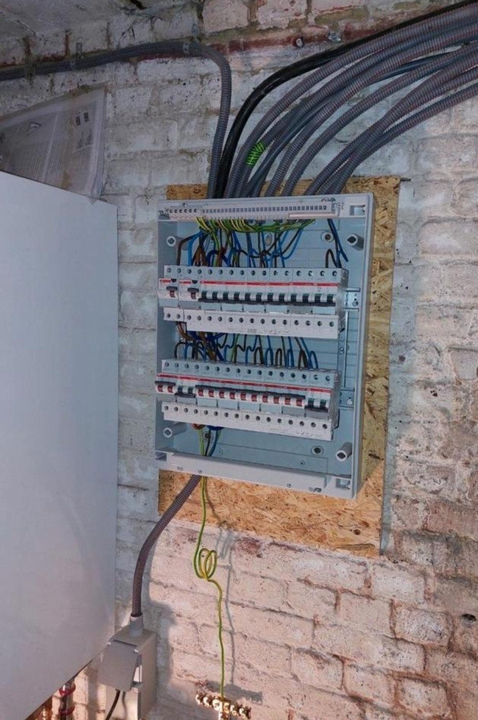 #electricien #chauffagiste agréé  0492363428, Enlèvement ou Envoi