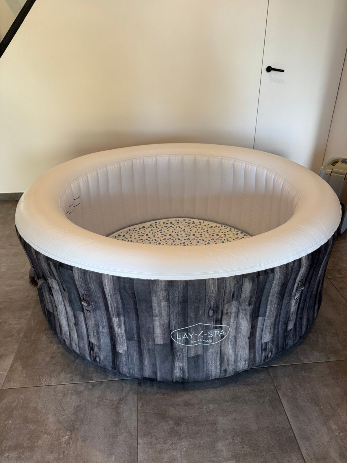Bestway Lay-Z Spa Bahamas Jacuzzi, Tuin en Terras, Ophalen, Zo goed als nieuw, Afdekzeil, Opblaasbaar