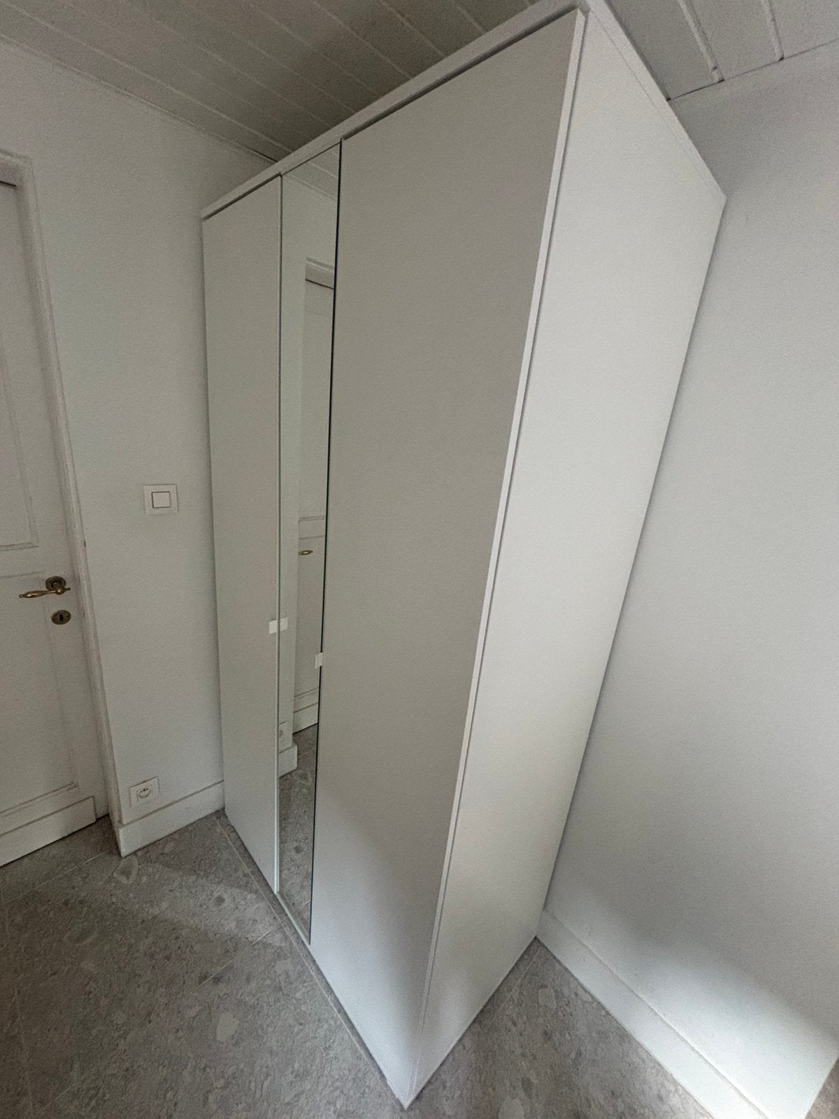 Ikea - witte kleerkast, Ophalen, Met deur(en), 100 tot 150 cm, 200 cm of meer