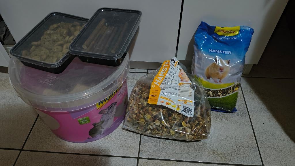 Hamster eten en snoepjes.en nog beetje waszand, Ophalen, Nieuw, Overige typen