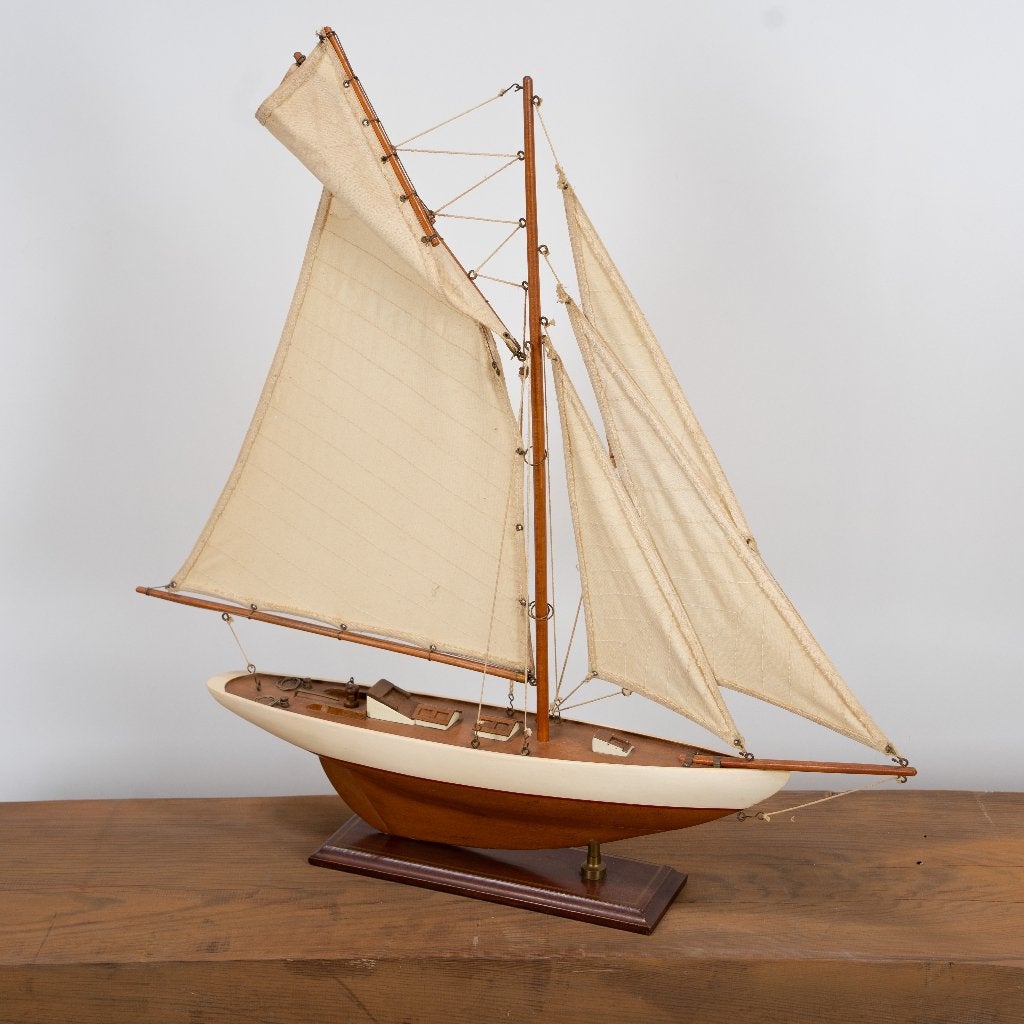 Leuke zeilboot miniatuur, Ophalen