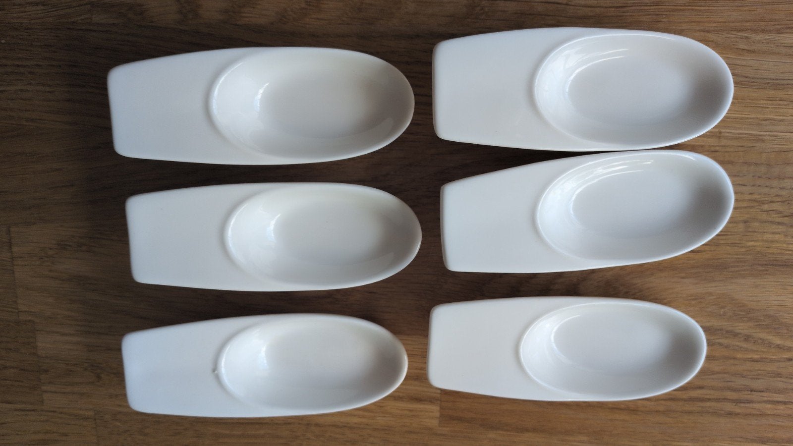 Lot de 6 coupelles / cuillères amuse-bouche en porcelaine, Assiettes(s), Enlèvement ou Envoi, Comme neuf, Céramique