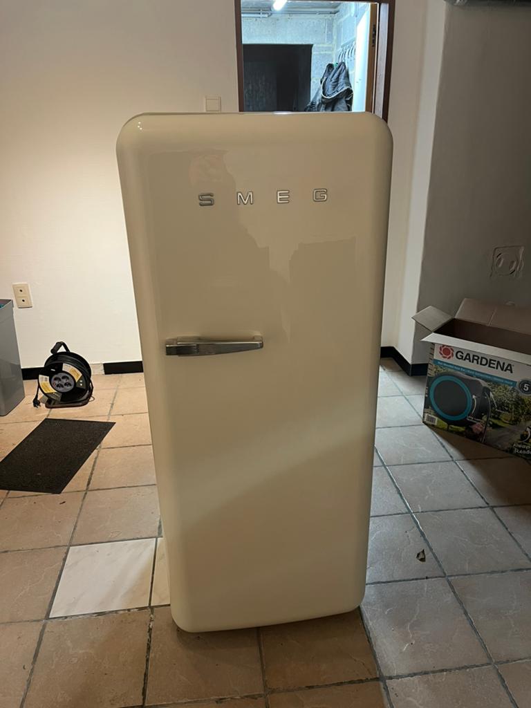 Frigo SMEG, Electroménager, Réfrigérateurs & Frigos, Utilisé, Avec compartiment congélateur, Enlèvement ou Envoi