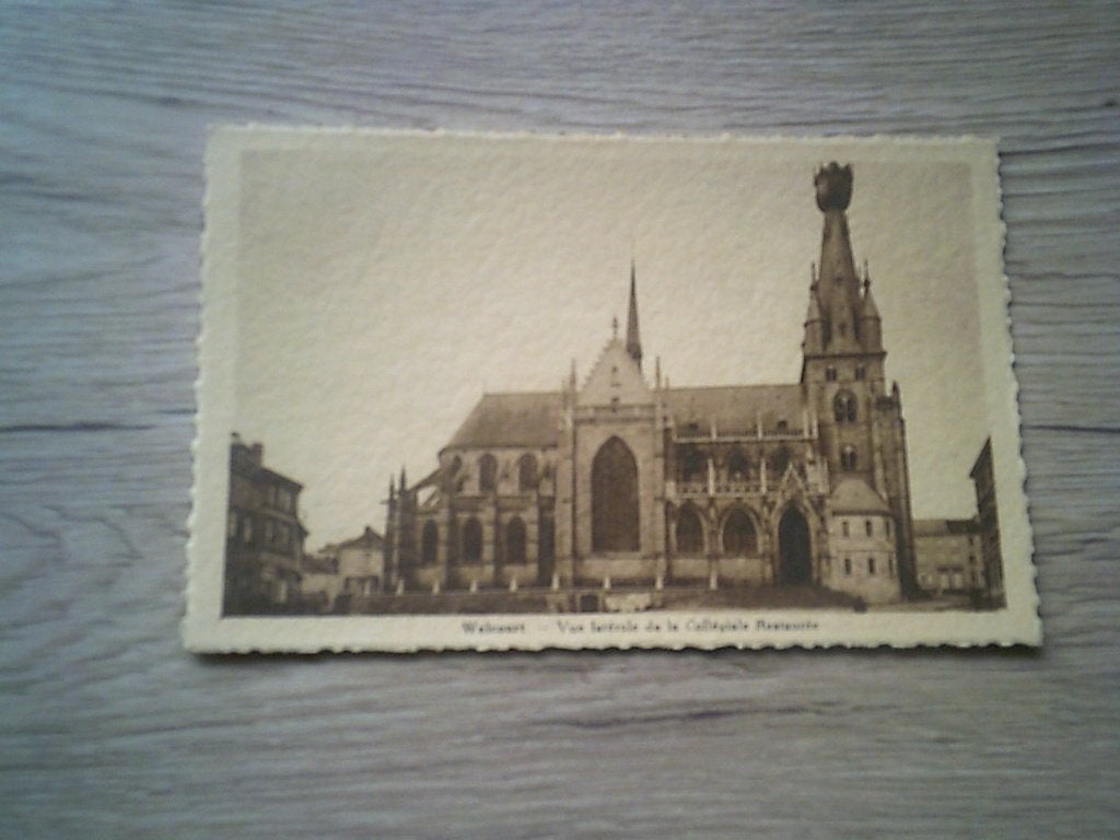 WALCOURT: Vue latérale de la Collégiale Restaurée, Collections, Enlèvement ou Envoi, Avant 1920, Non affranchie, Namur