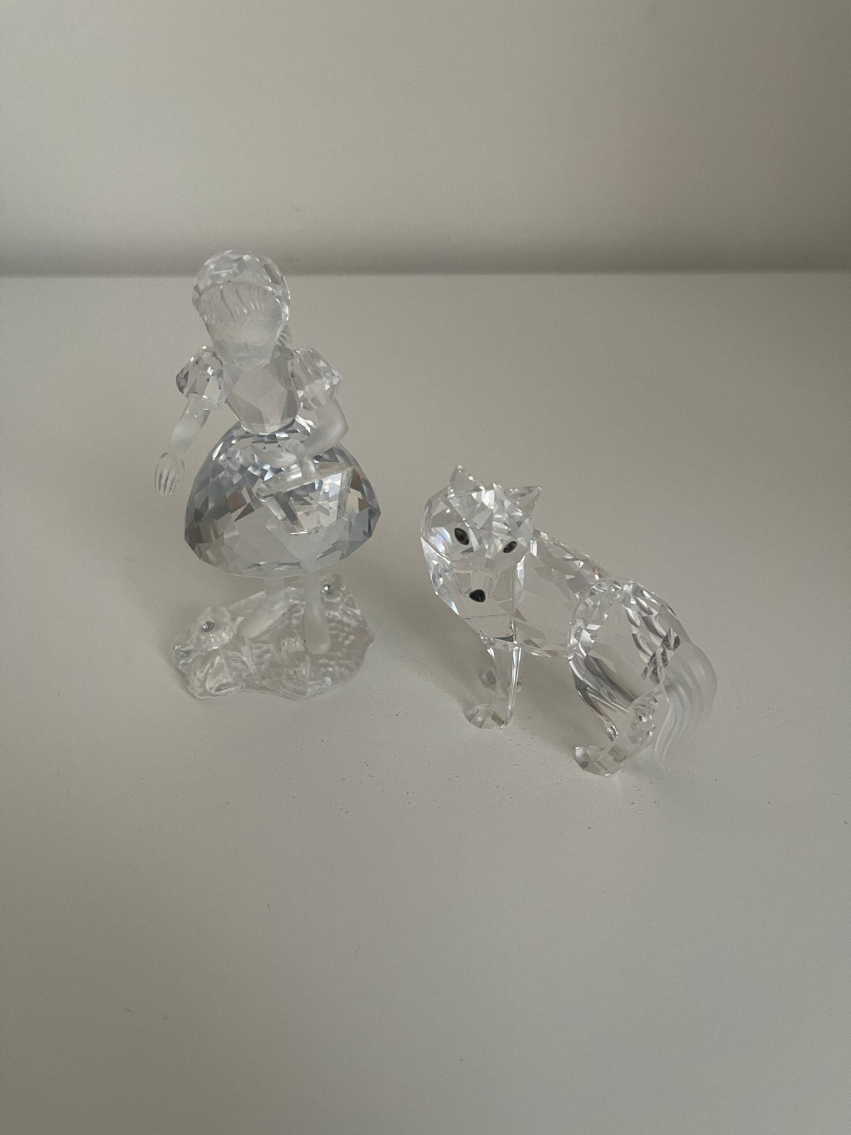 Swarovski rood kapje en wolf, Verzamelen, Ophalen of Verzenden, Zo goed als nieuw