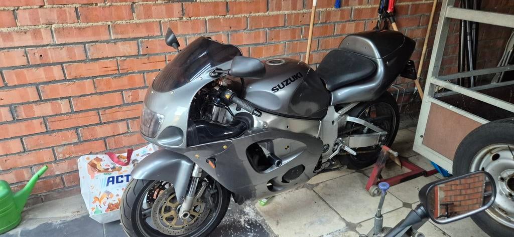Gsxr srad 1996 dit is ene met injectie, Particulier