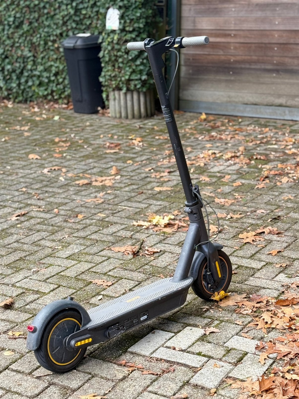Ninebot g30 max à vendre (30 km/h), Vélos & Vélomoteurs, Enlèvement, Comme neuf, Step électrique (E-scooter)