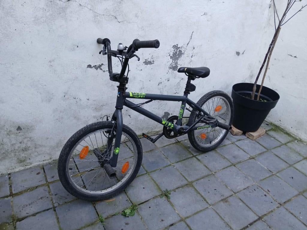 Fiets Decathlon B'TWIN Wipe 300 Kids' BMX bike., Ophalen, Decathlon, Voetsteunen, 16 tot 20 inch
