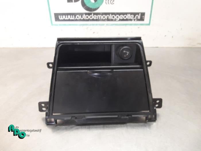 Compartiment de rangement d'un Suzuki SX-4 (SX-4 06-), -, 3 mois de garantie, Utilisé, -