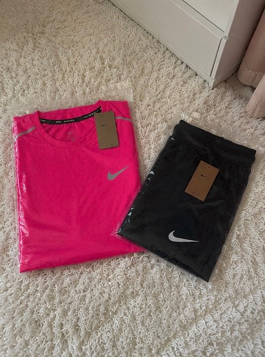 Ensemble Nike short et t-shirt, Neuf, Fitness, Rose, Taille 52/54 (L)