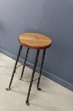 Tabouret de bar en chêne et fer forgé, Maison & Meubles, Lampes | Lustres, Vintage, Enlèvement, Métal, E27 (grand)