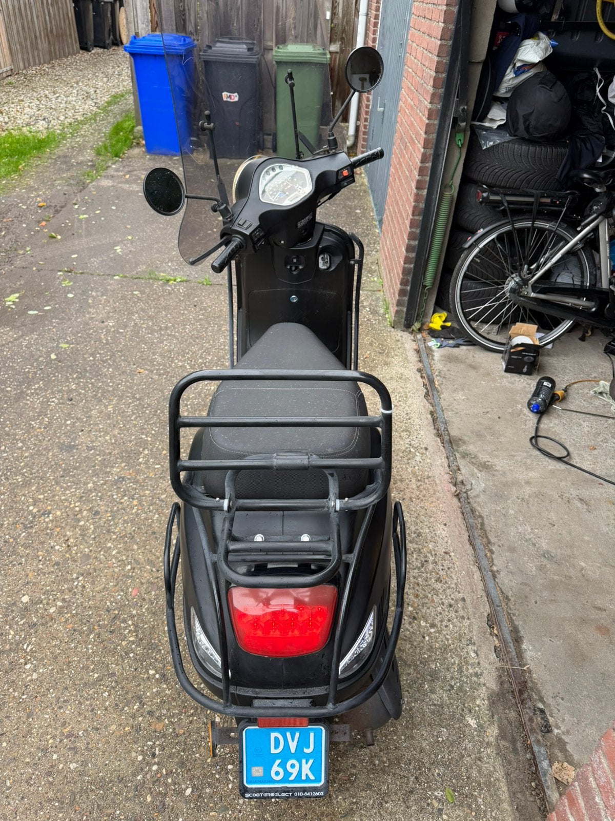 Zwarte Scooter met Windscherm - 2020, Enlèvement ou Envoi, Comme neuf