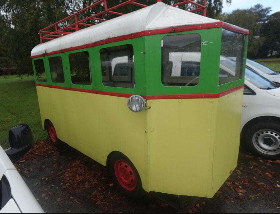 Retro speelbus op veren met stoelen en stuur, Ophalen, Gebruikt, Overige materialen