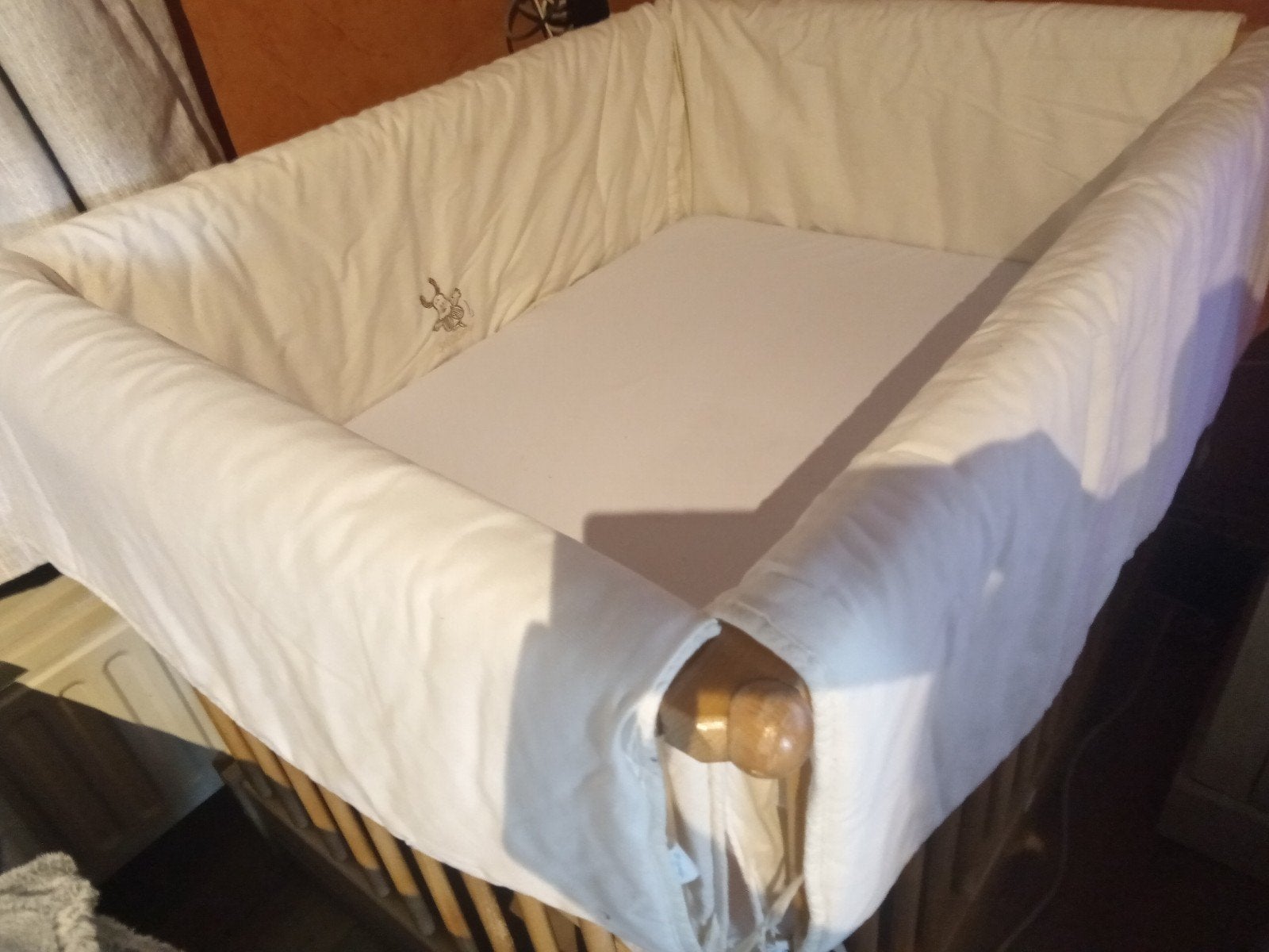 mooie baby park met nieuwe matras en omboording van Snoopy, Ophalen, Zo goed als nieuw, Rechthoekig, In hoogte verstelbaar