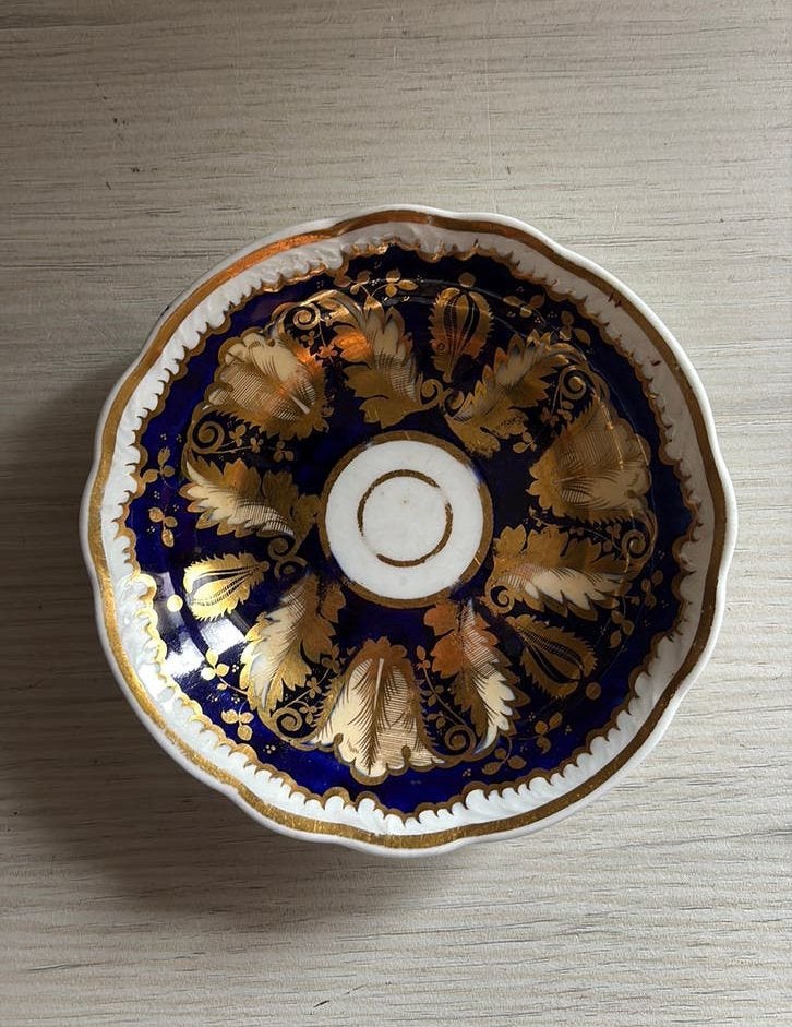 Antiek Diep Porseleinen Schoteltje Kobaltblauw & Goud-Ca1830, Antiek en Kunst, Antiek | Schalen, Ophalen of Verzenden