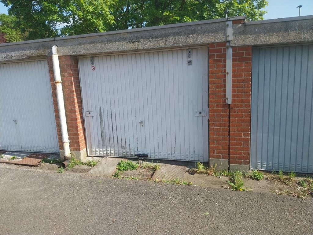 Garage à louer - Jumet, Autos : Divers, Garages