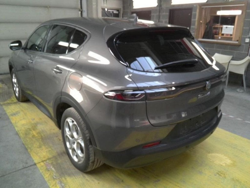Alfa Romeo Tonale PHEV AT6e Q4 280 pk, Auto's, Automaat, Bedrijf, 5 zetels, Hybride Elektrisch/Benzine