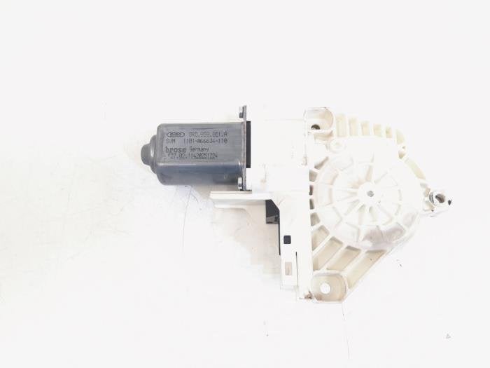 Moteur de vitre portière d'un Audi A4, -, 3 mois de garantie, Audi, Utilisé