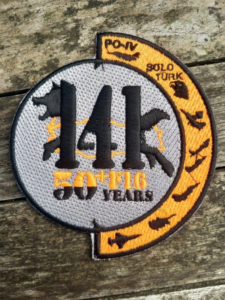 f-16 solo turk 50+ years, Verzamelen, Verzenden, Luchtmacht, Embleem of Badge