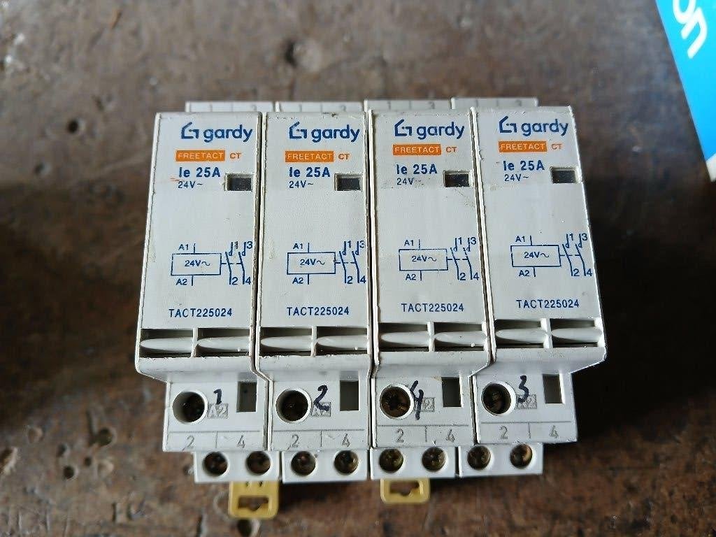 relais Merlin Gerin, Elektronische apparatuur, Ophalen of Verzenden, Zo goed als nieuw
