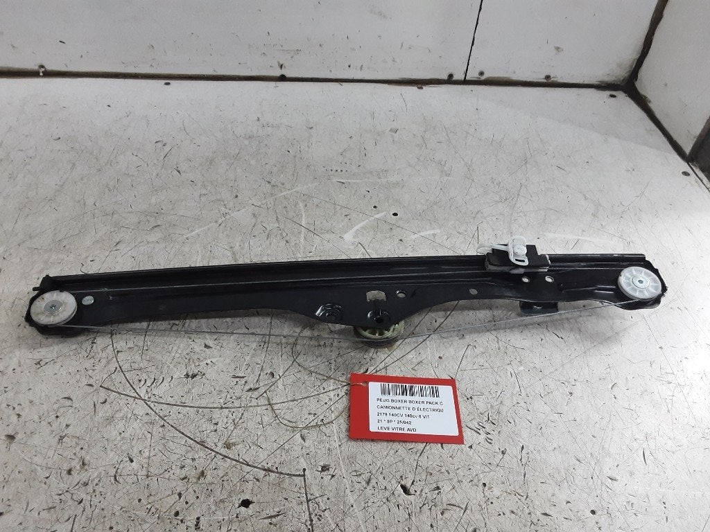 VITRE MECANISME AVANT DROIT Peugeot Boxer (U9) (452403020), Mevr. I. Hauben, Utilisé, Rue de l'Espoir 34 34
4030  GRIVEGNÉE, BE